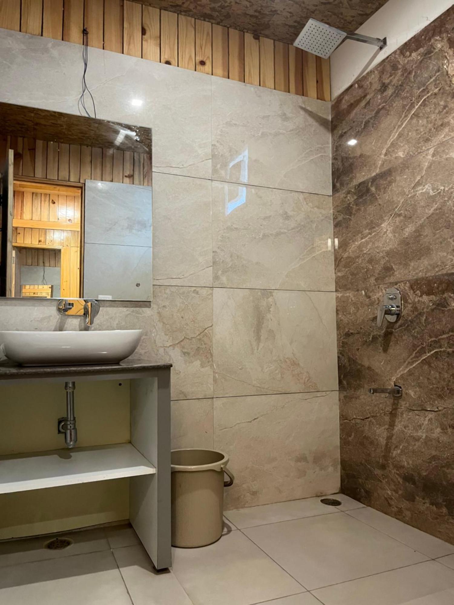 Qcent Woods Resort & Spa, Rishīkesh Zewnętrze zdjęcie