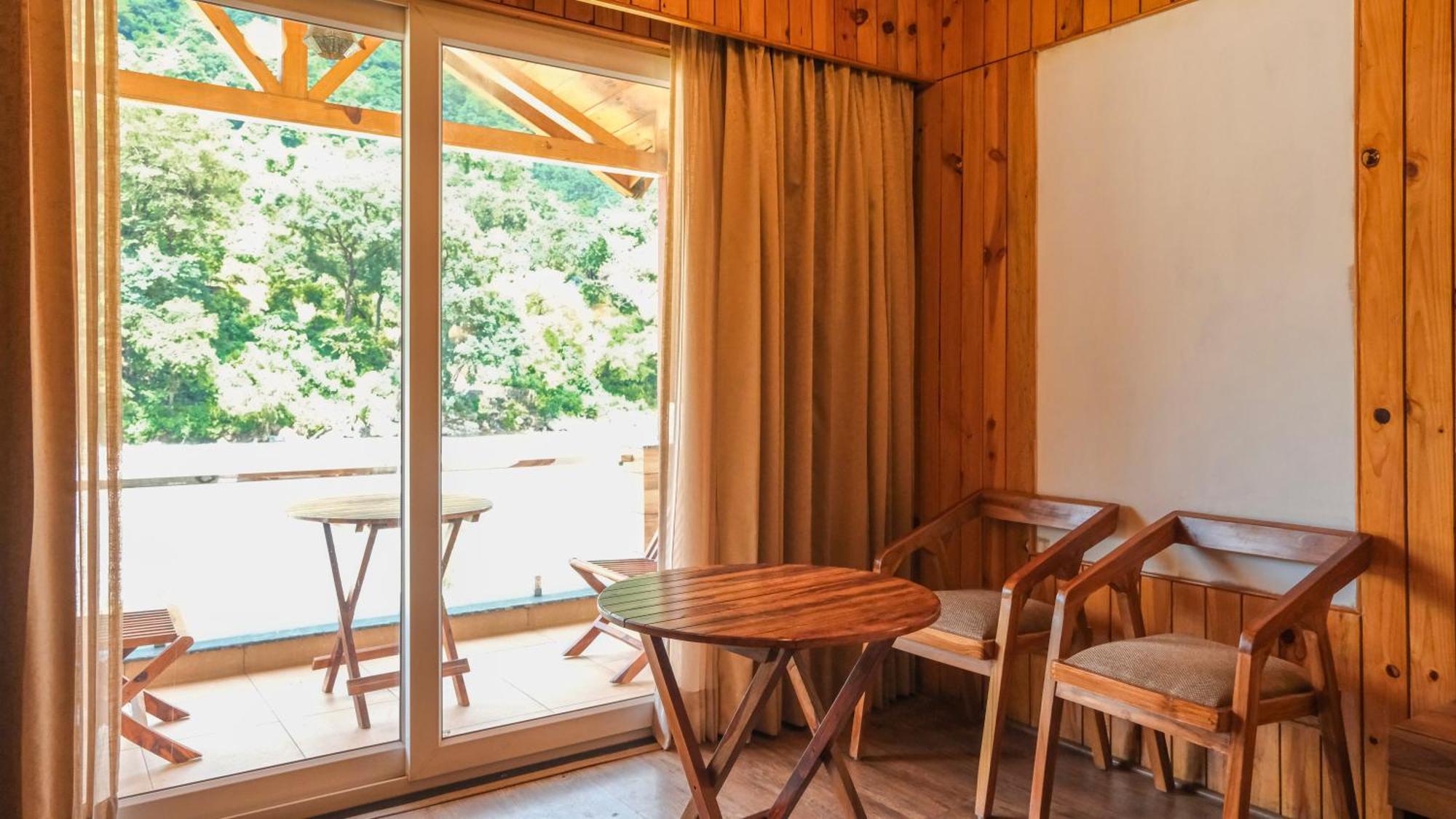 Qcent Woods Resort & Spa, Rishīkesh Zewnętrze zdjęcie