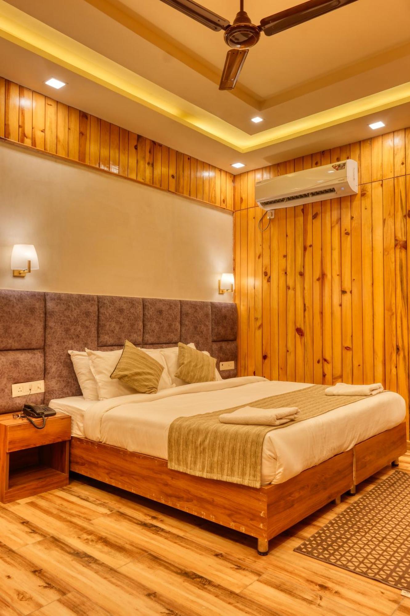 Qcent Woods Resort & Spa, Rishīkesh Zewnętrze zdjęcie